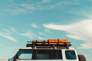 לרצועות קשירה לרכב